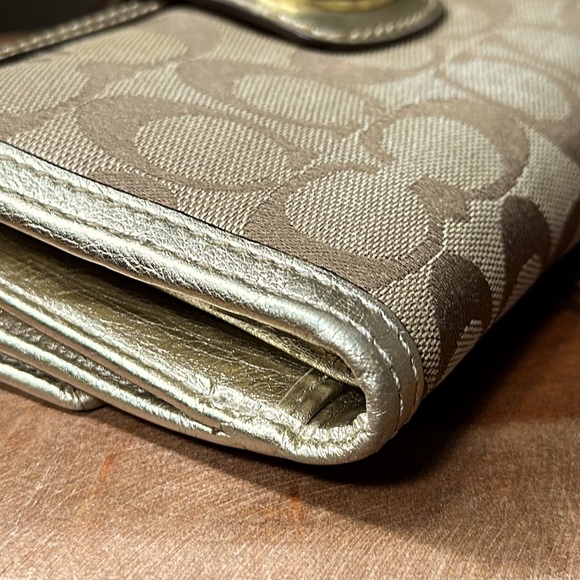 COACH Signature Metallic Turnlock Checkbook wallet - Picture 14 of 16